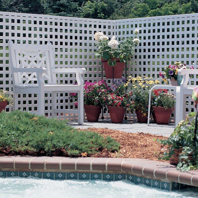 WOODEN TRELLIS FENCING