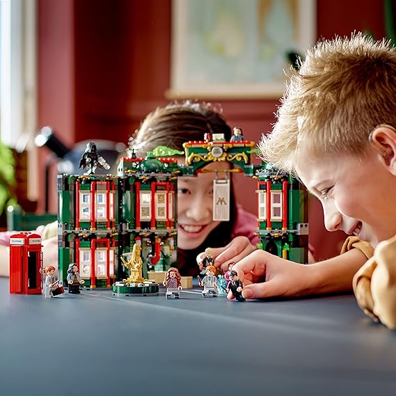 76403 LEGO® Harry Potter™ O Ministério da Magia™; Kit de Construção (990 peças)