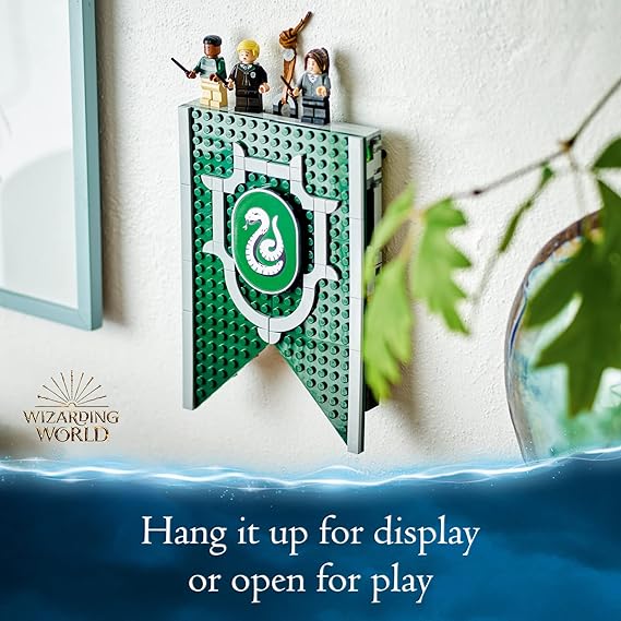 LEGO® Harry Potter™ Banner da Casa Sonserina™ 76410; Conjunto de Construção (349 peças)