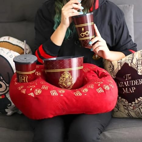 Kit Almofada Porta Pipoca Harry Potter Hogwarts Plataforma 9 3/4