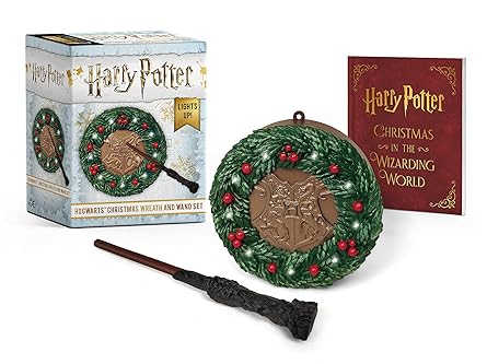 Harry Potter: Hogwarts Christmas Wreath and Wand Set: Lights Up!
