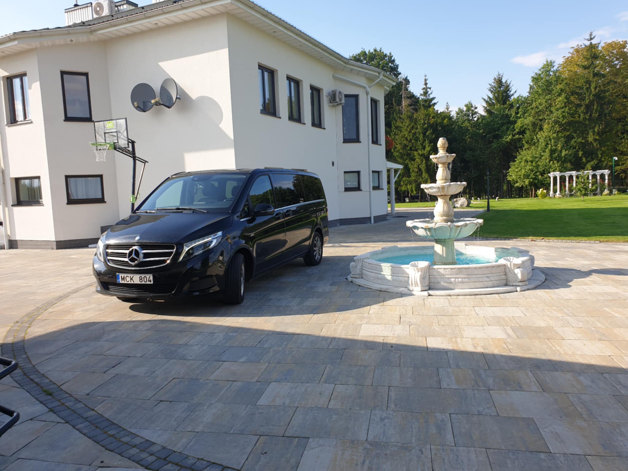 Kelionė Kaunas - Vilnius (Vilniaus oro uostas) arba Vilniaus oro uostas - Kaunas pasirinktu automobiliu