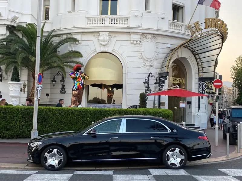 Rent luxury Maybach with chauffeur in Nice / Išsinuomok maybach su vairuotoju Nicoje (pietų Prancūzija) 