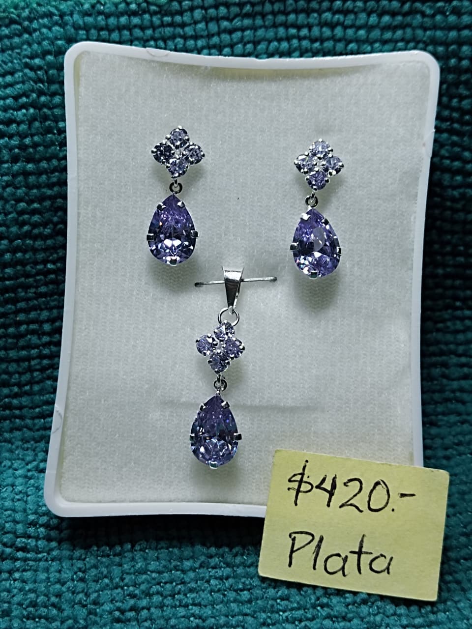 JUEGOS DE ARETES Y DIJES 4