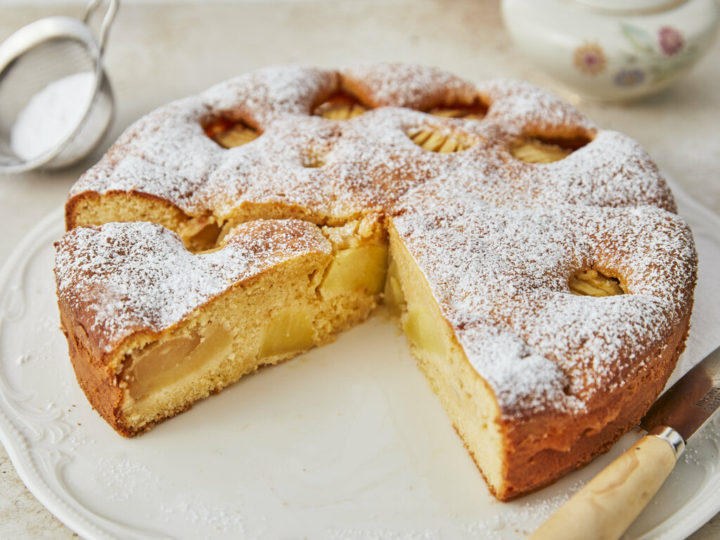 German Grandma's sunken Apple Cake / "Versunkener Apfelkuchen wie von Oma"