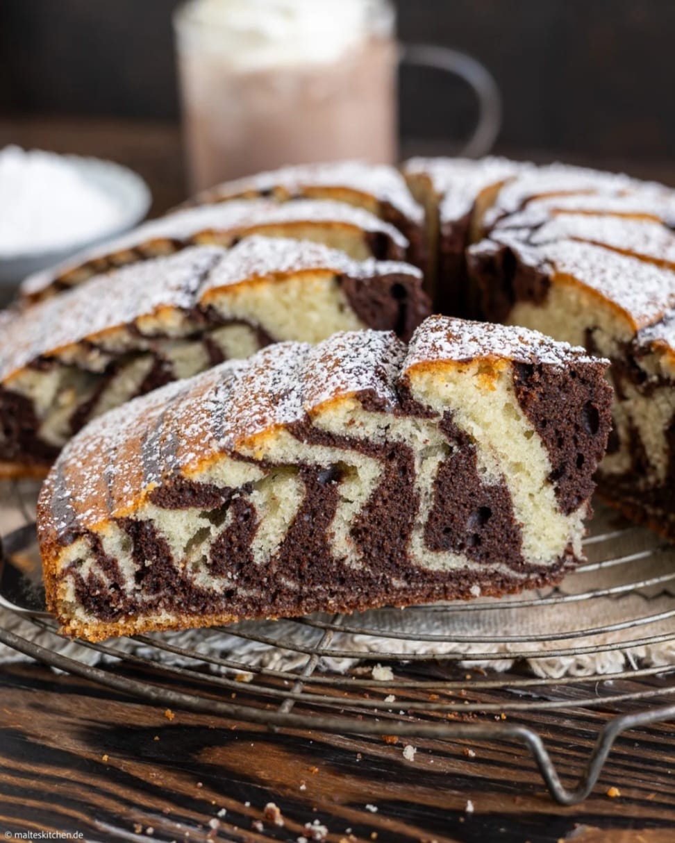 Zebra Marble Cake / "Zebra-Marmorkuchen"