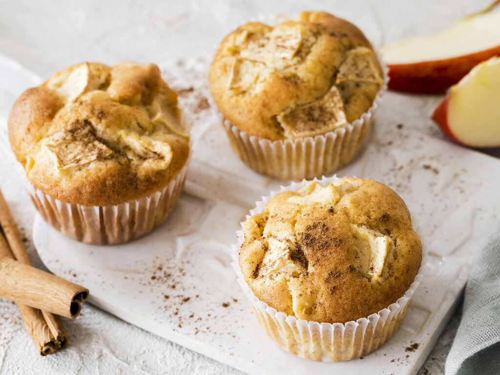 Apple Hazelnut Cinnamon Muffins / "Apfel-Haselnuss-Zimt Muffins"