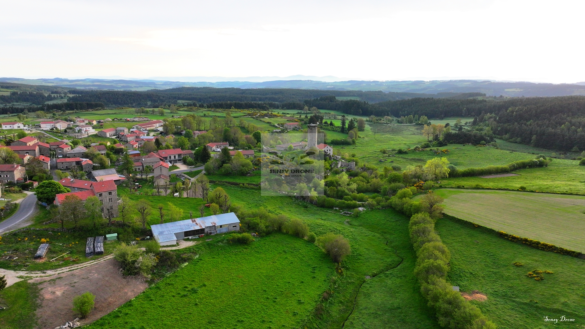 Tour de la Clauze – Sentinelle médiévale de la Margeride