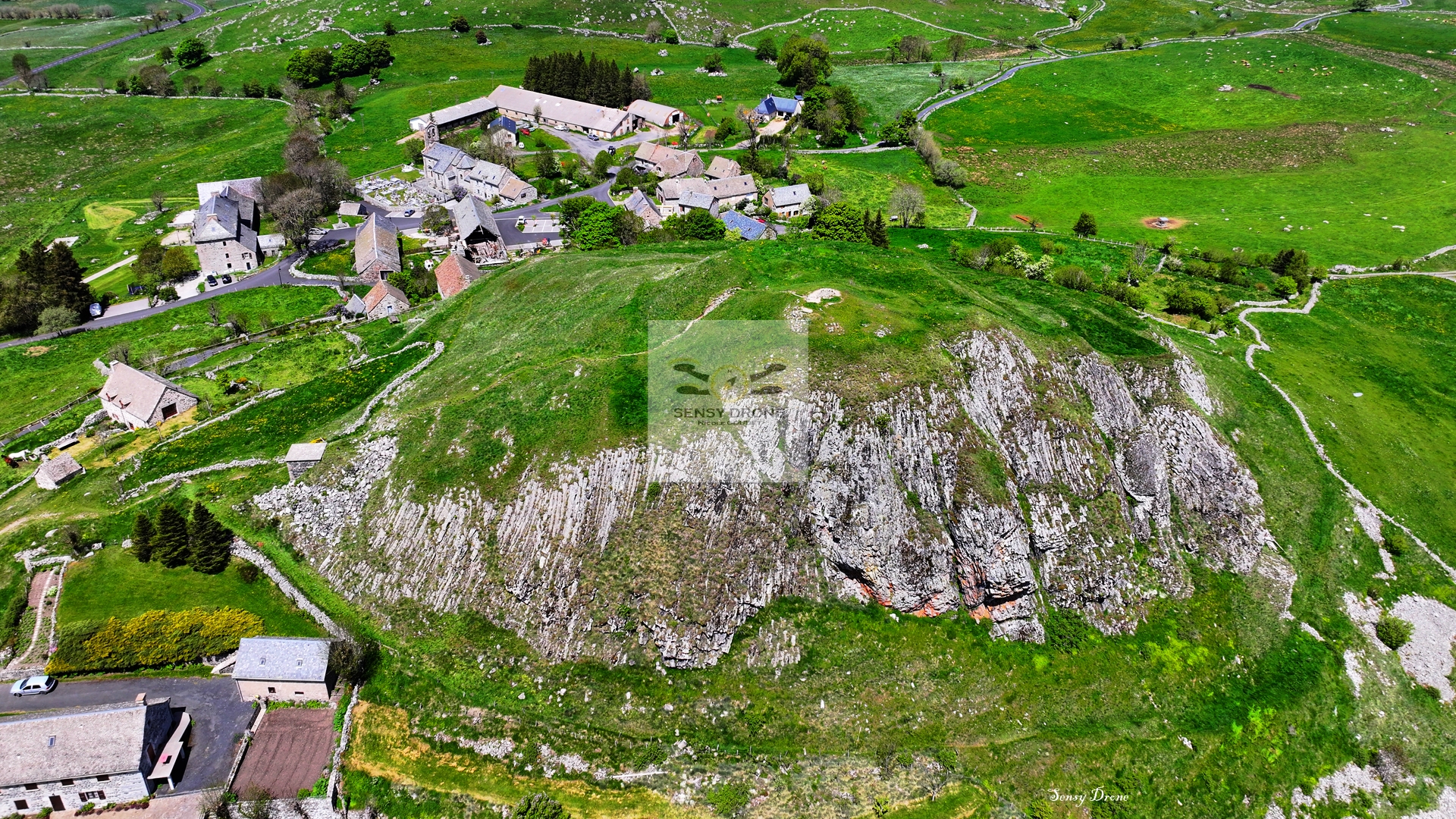 Marchastel – Au cœur de l’Aubrac, terre de silence et de vent