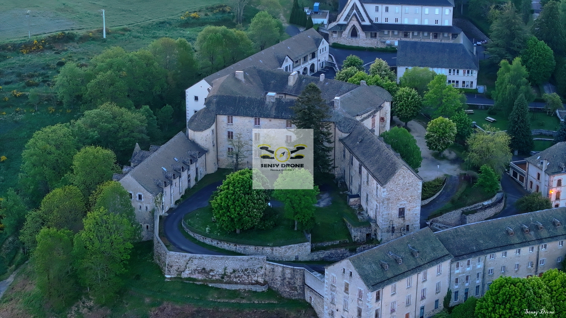 Saint-Alban-sur-Limagnole – Cœur de Margeride vu du ciel