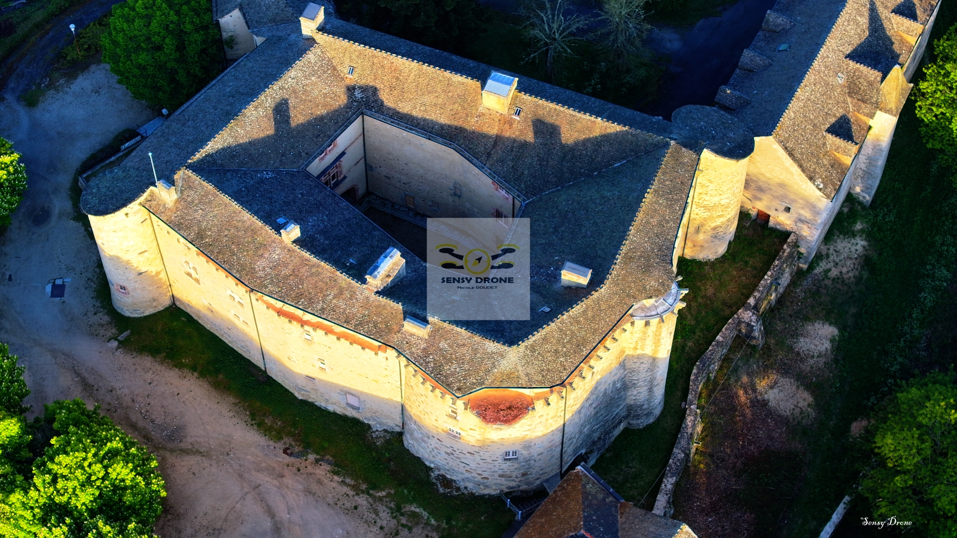 Saint-Alban-sur-Limagnole – Cœur de Margeride vu du ciel