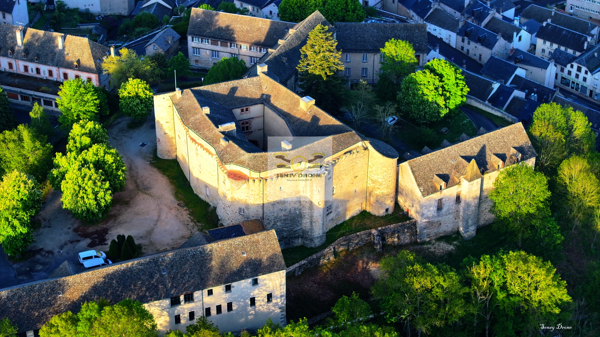 Saint-Alban-sur-Limagnole – Cœur de Margeride vu du ciel