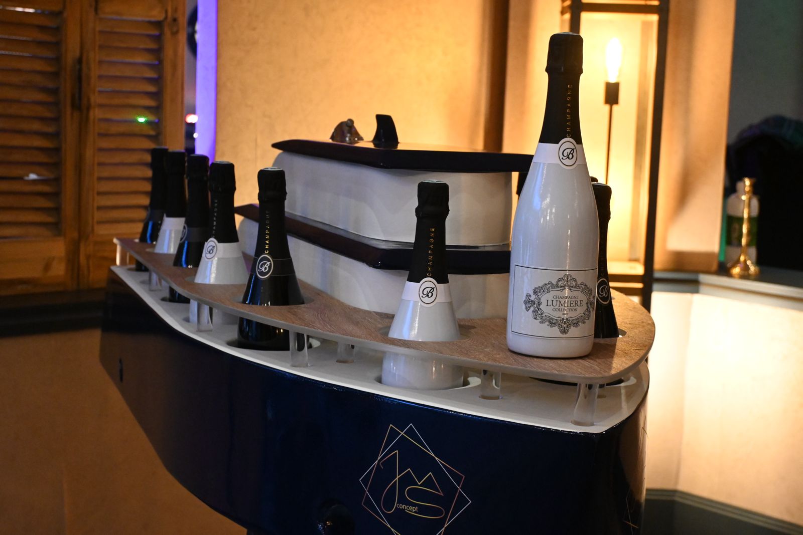 Champagne édition Noir professionnels (vendu par 6)