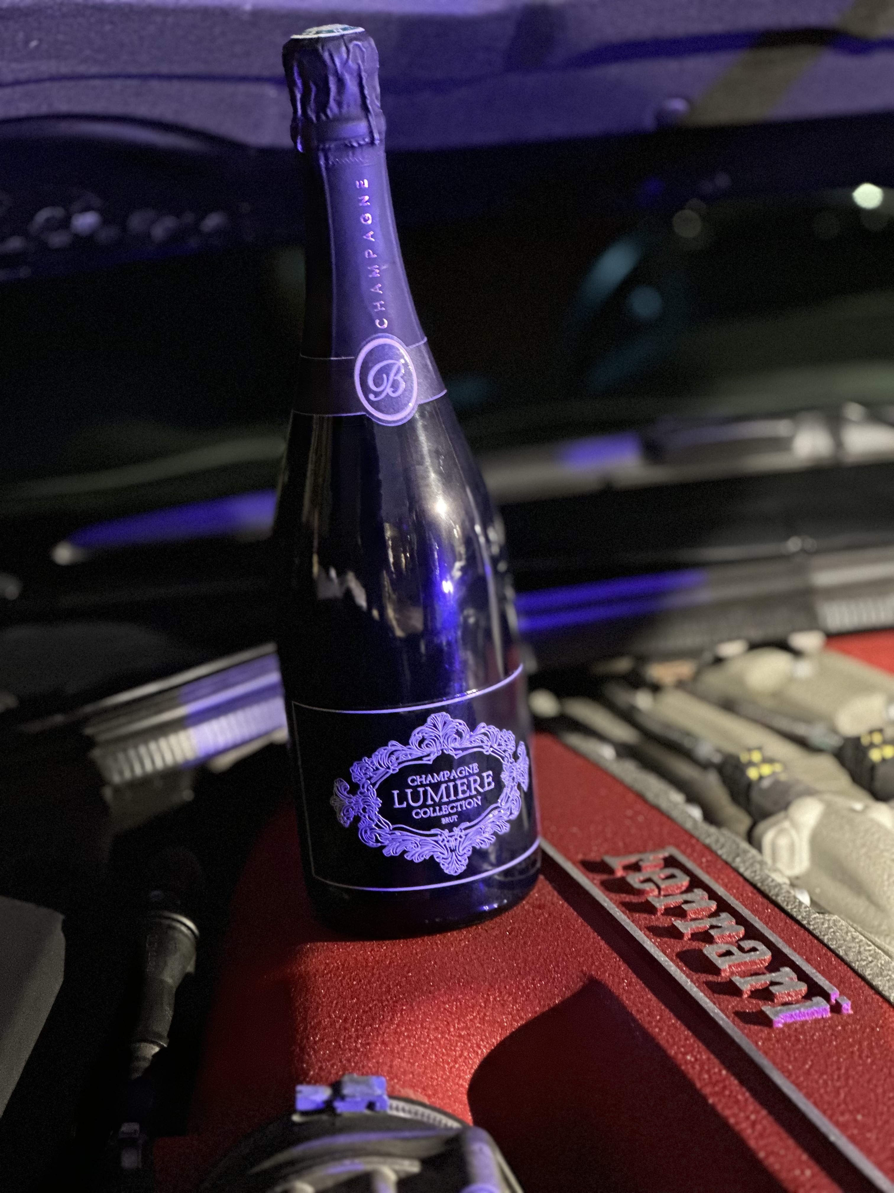 Champagne édition Noir professionnels (vendu par 6)