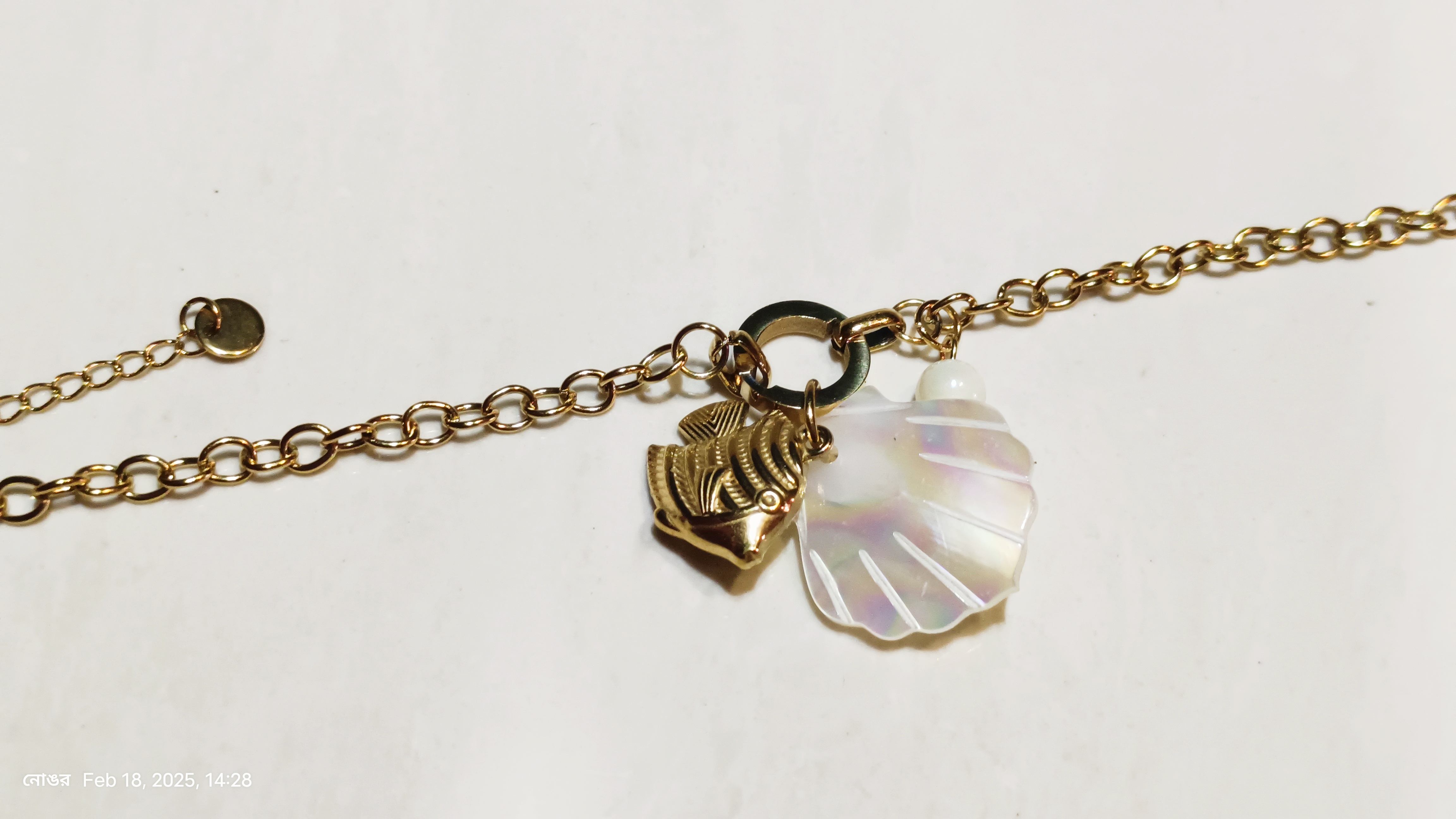 Gold Shell Pendant Necklace