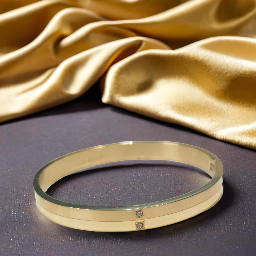 Elegant Gold Bracelet