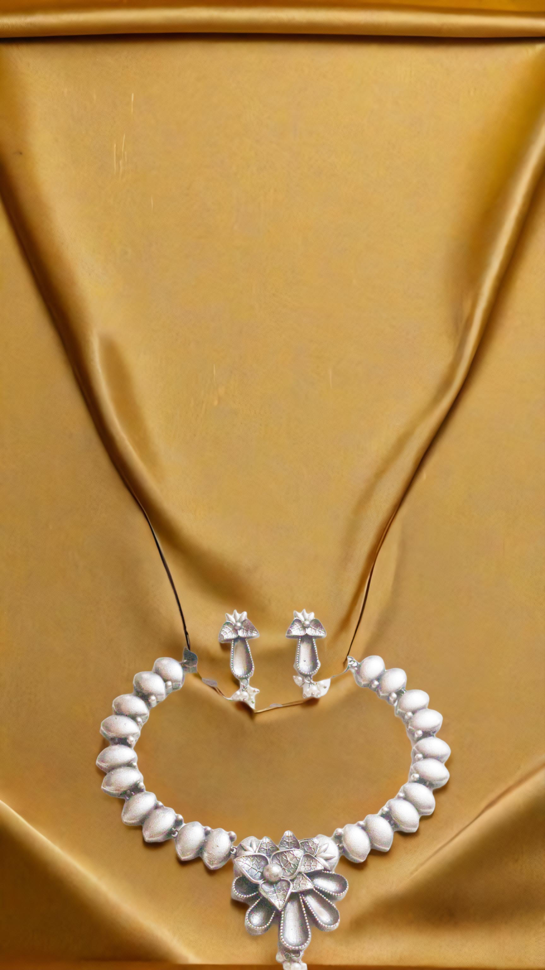 Elegant Pearl Necklace Set