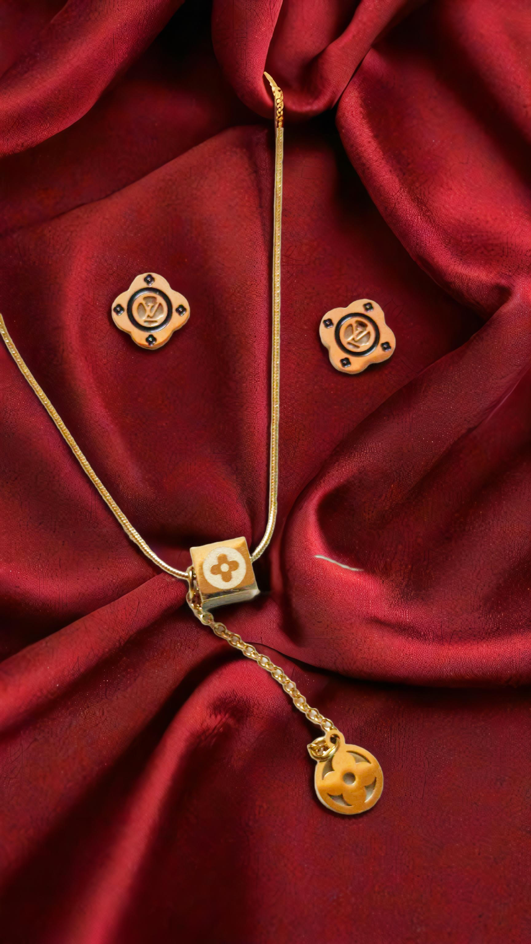 Elegant Gold Jewelry Set