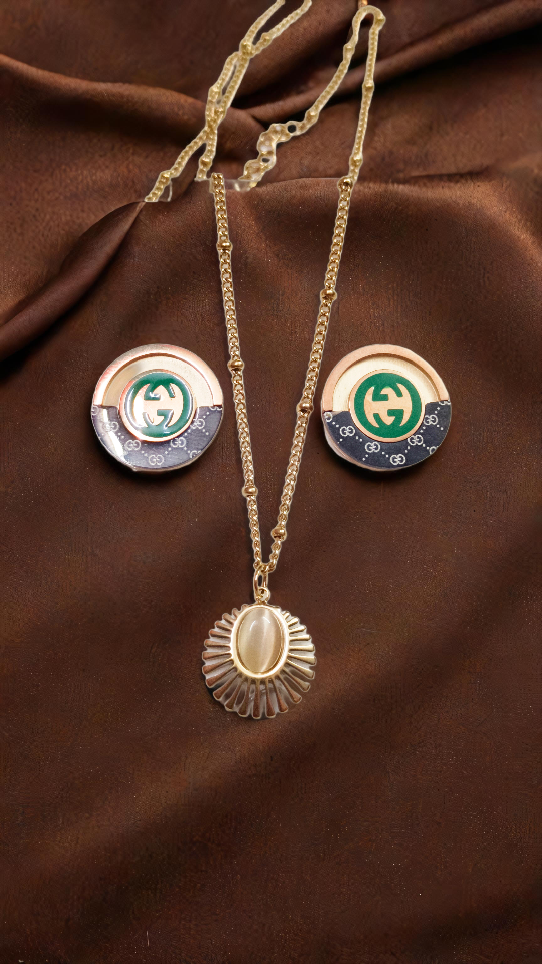 Gold Pendant Necklace