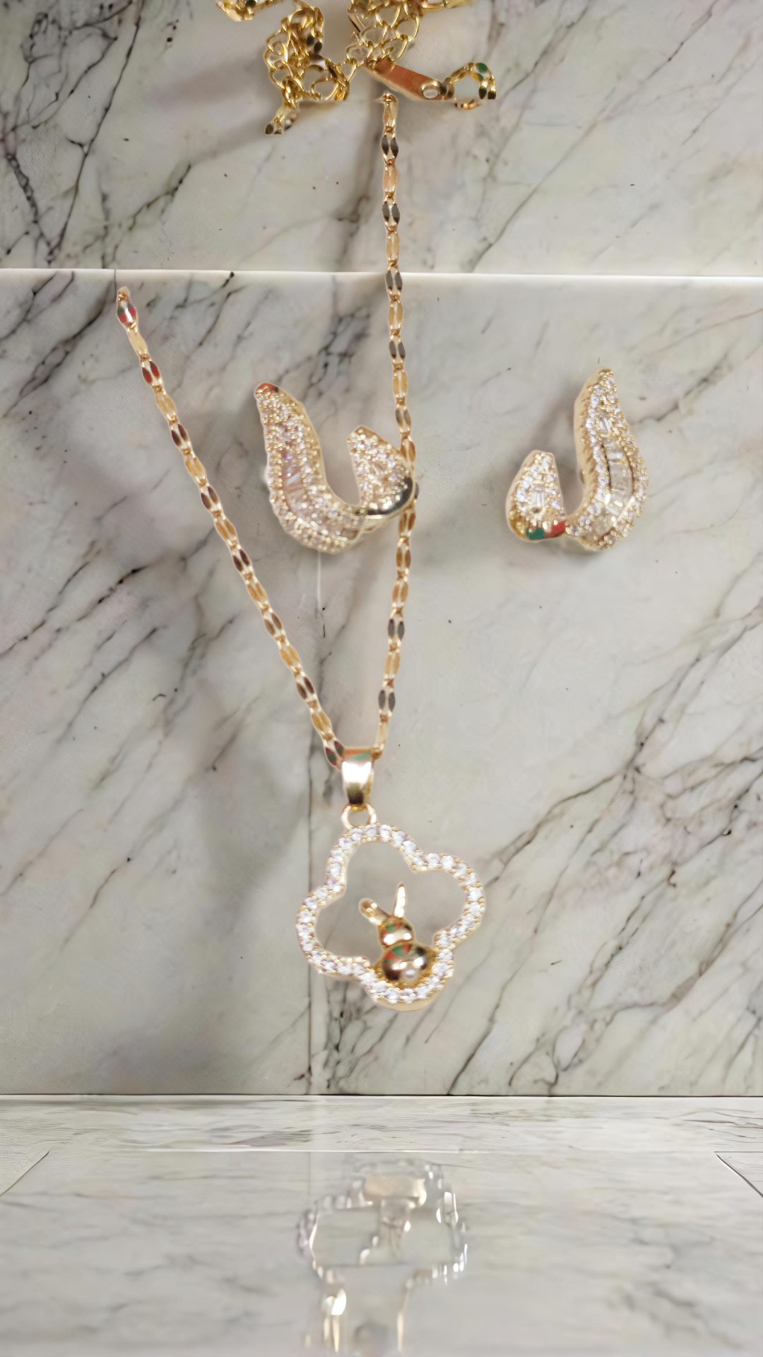 Gold Jewelry Set