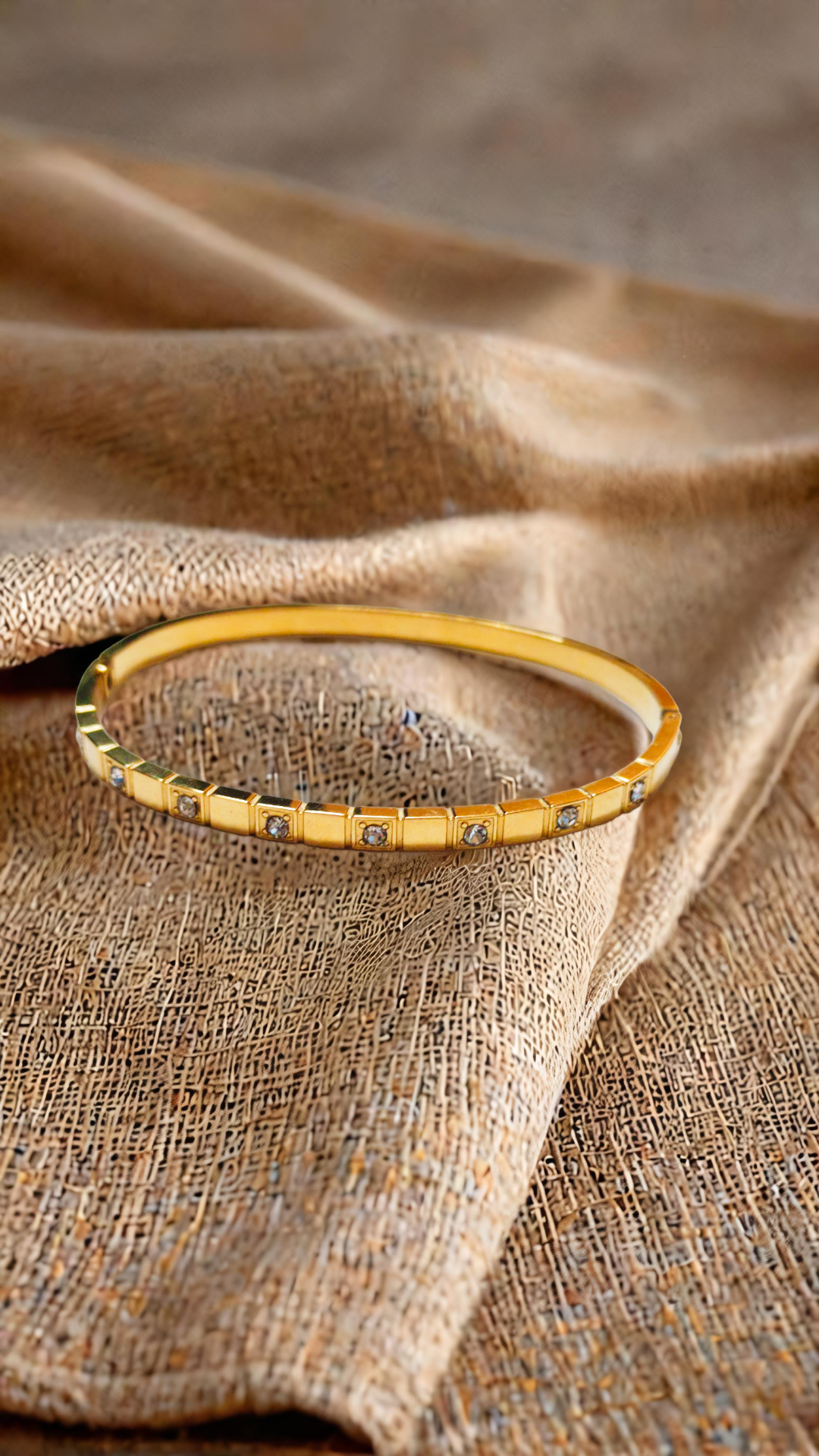 anti turnish bracelet,side open,free size,gold polish, stainless steel, waterproof product