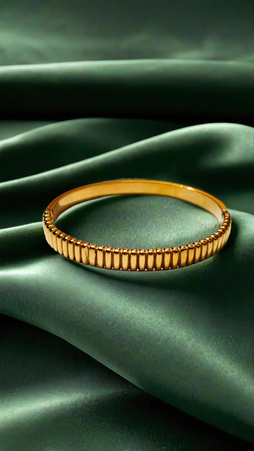 anti turnish bracelet,side open,free size,gold polish, stainless steel, waterproof product