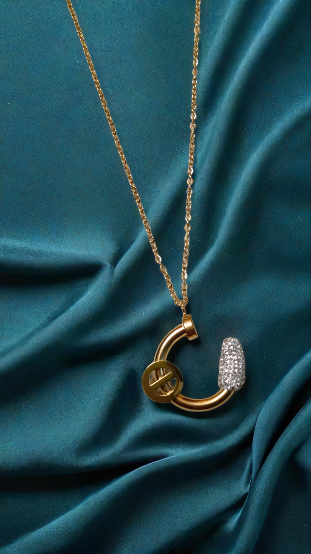 anti turnish chain pendant