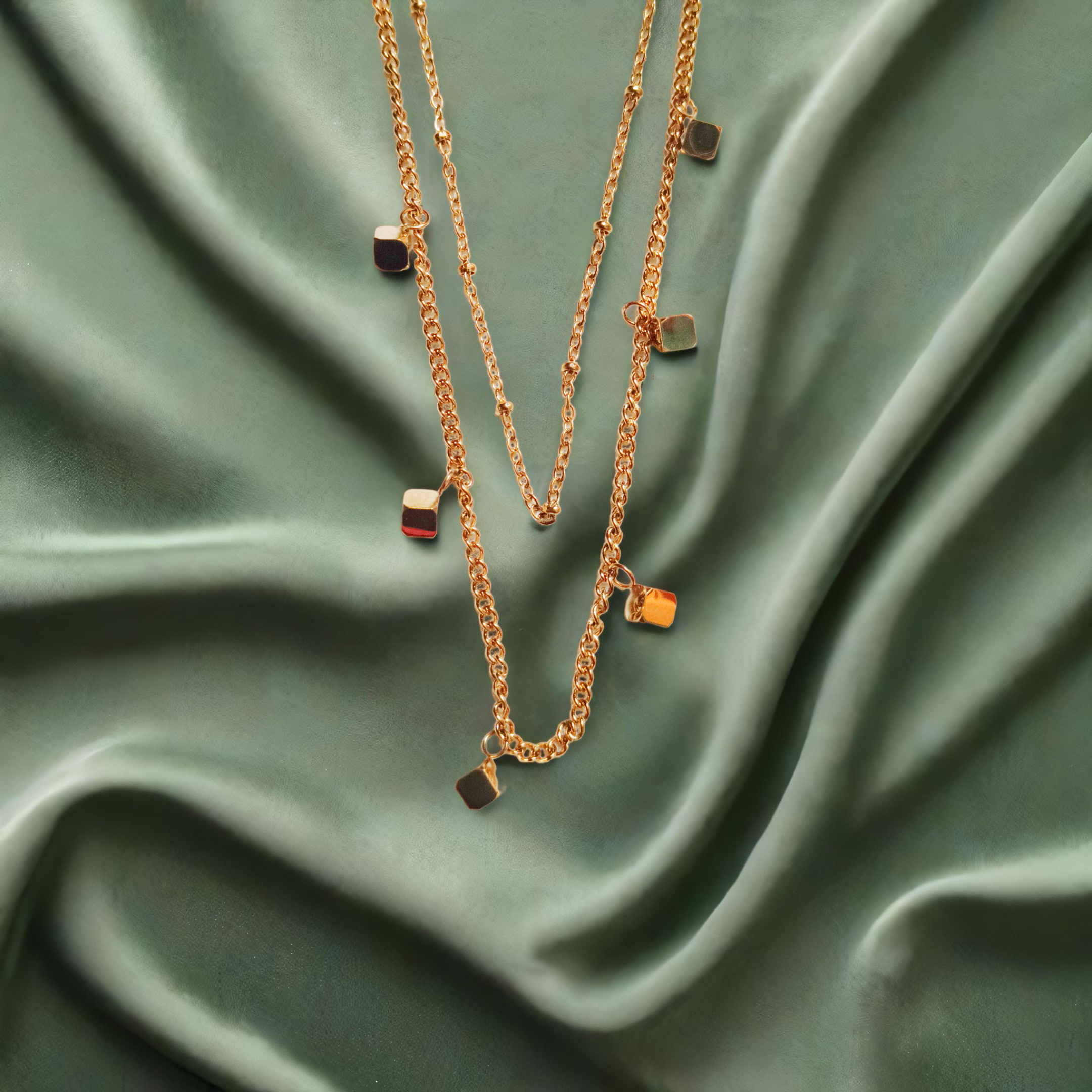anti turnish double layered chain pendent