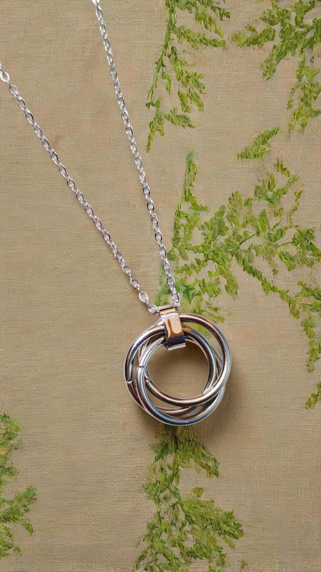 Elegant Interlocking Ring Necklace