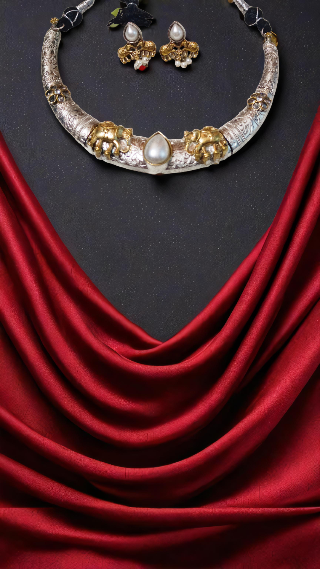 Elegant Pearl and Gold Jewelry Set