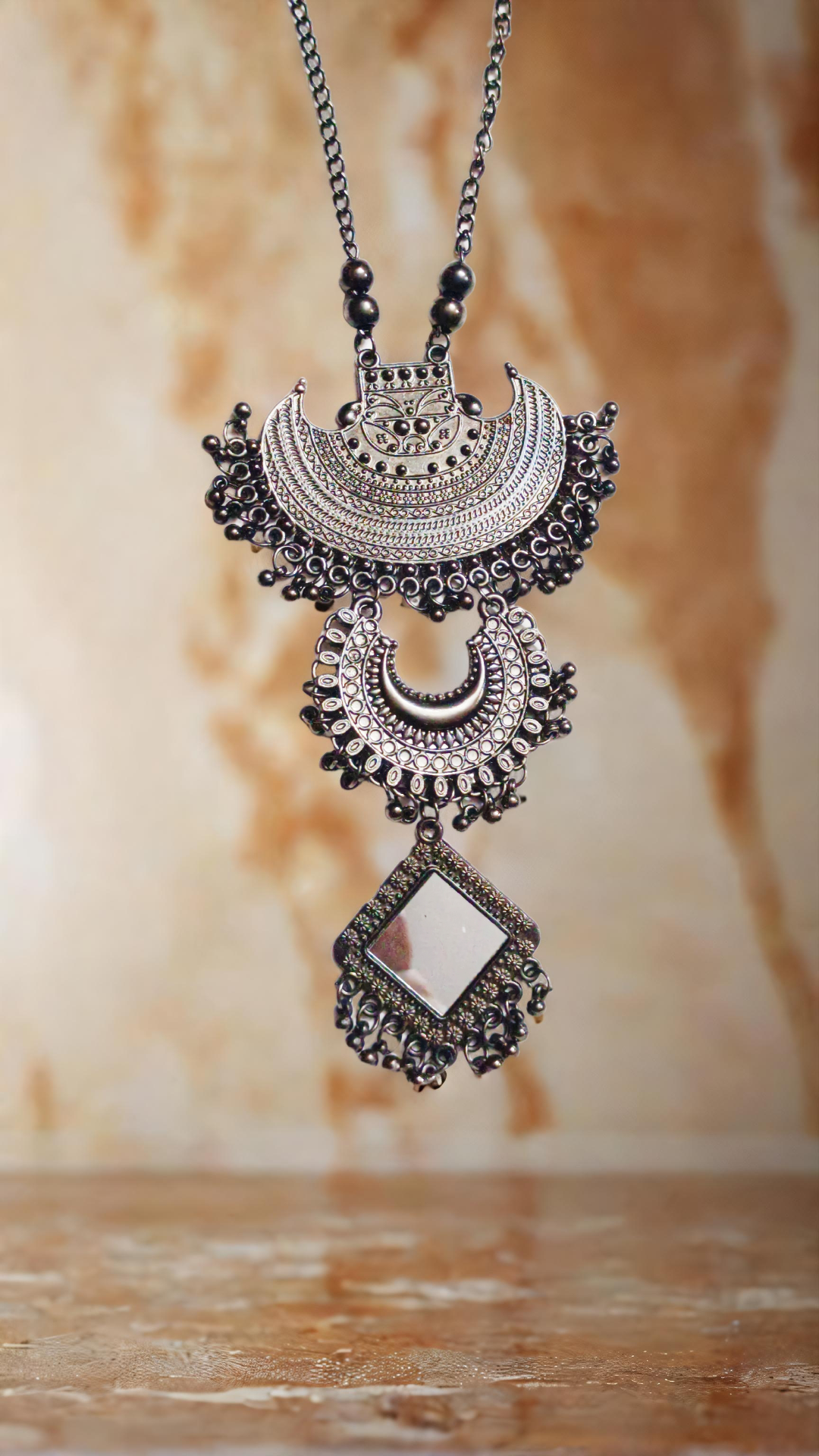 Elegant Silver Pendant Necklace