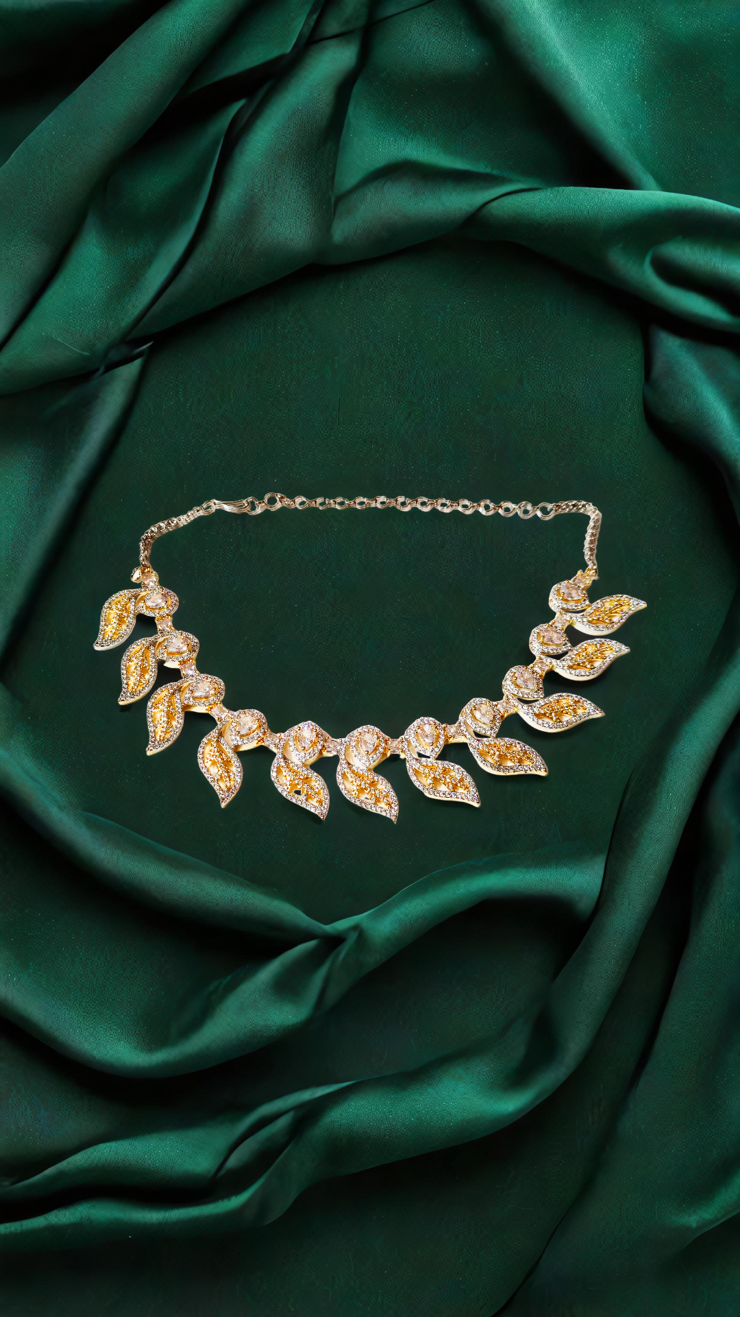 Elegant Gold Leaf Necklace