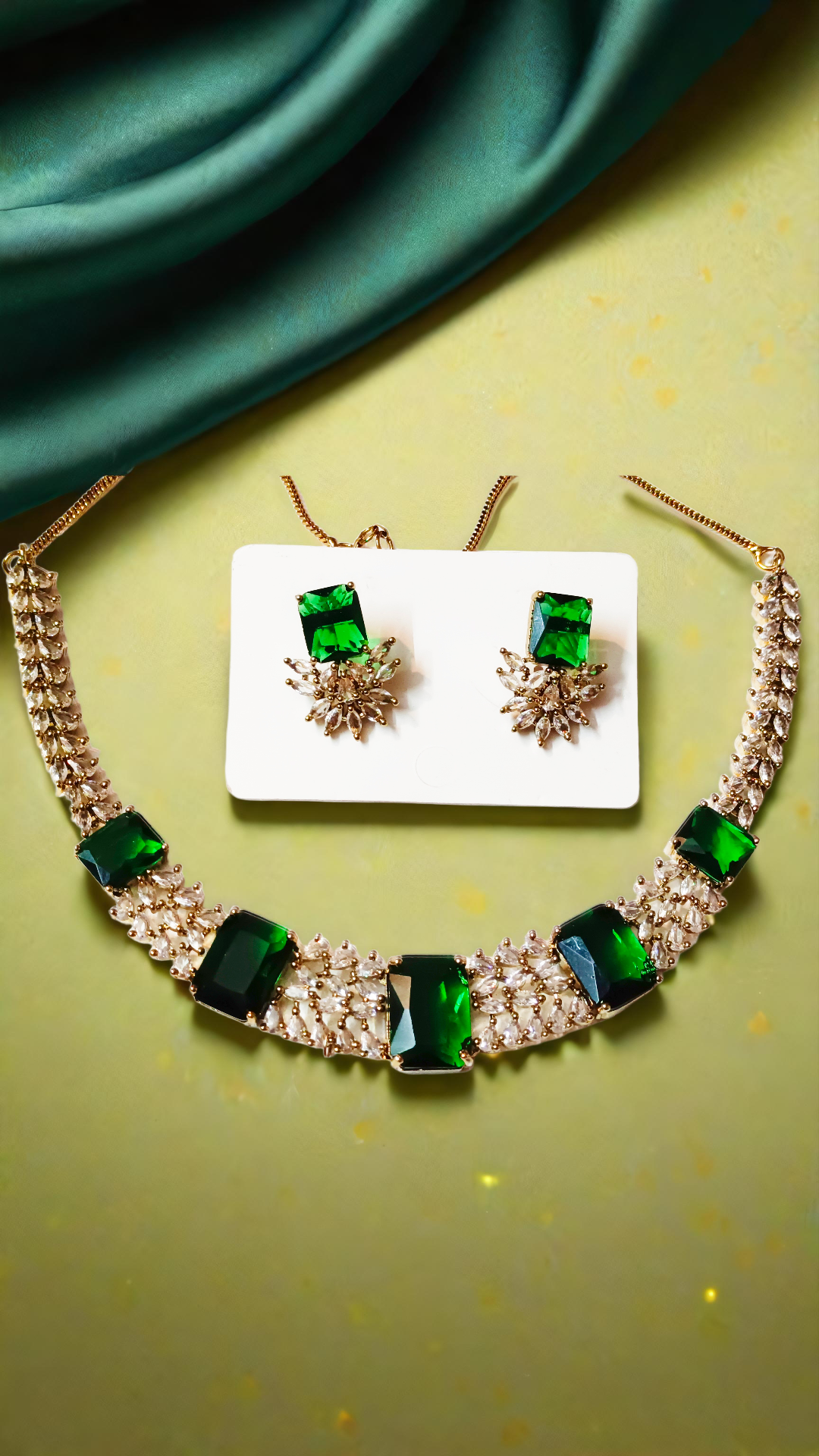 emarald green hydro stone with ad studed necklace set