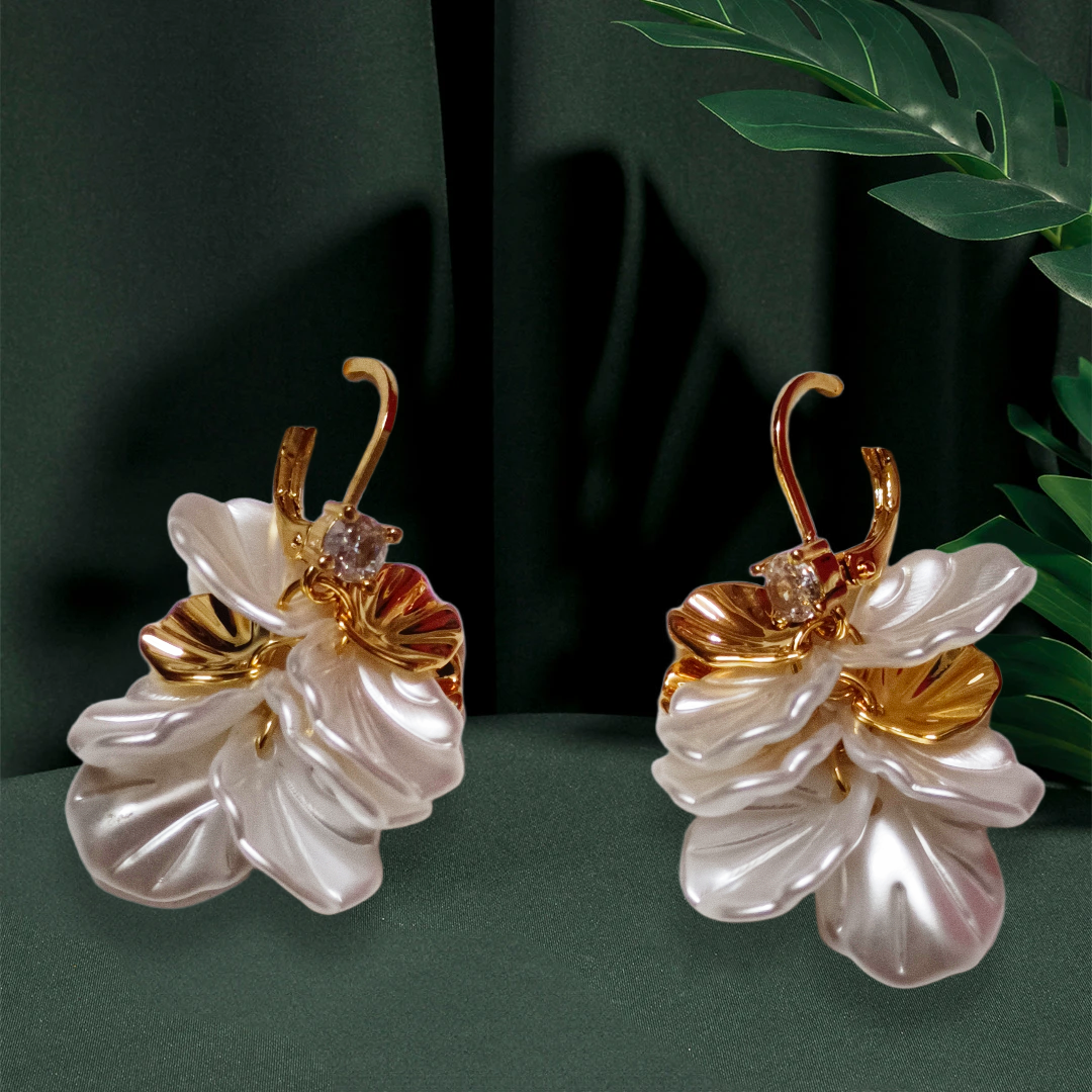 Pearl Flower Drop Earrings,acrylic petals bali demifing earings