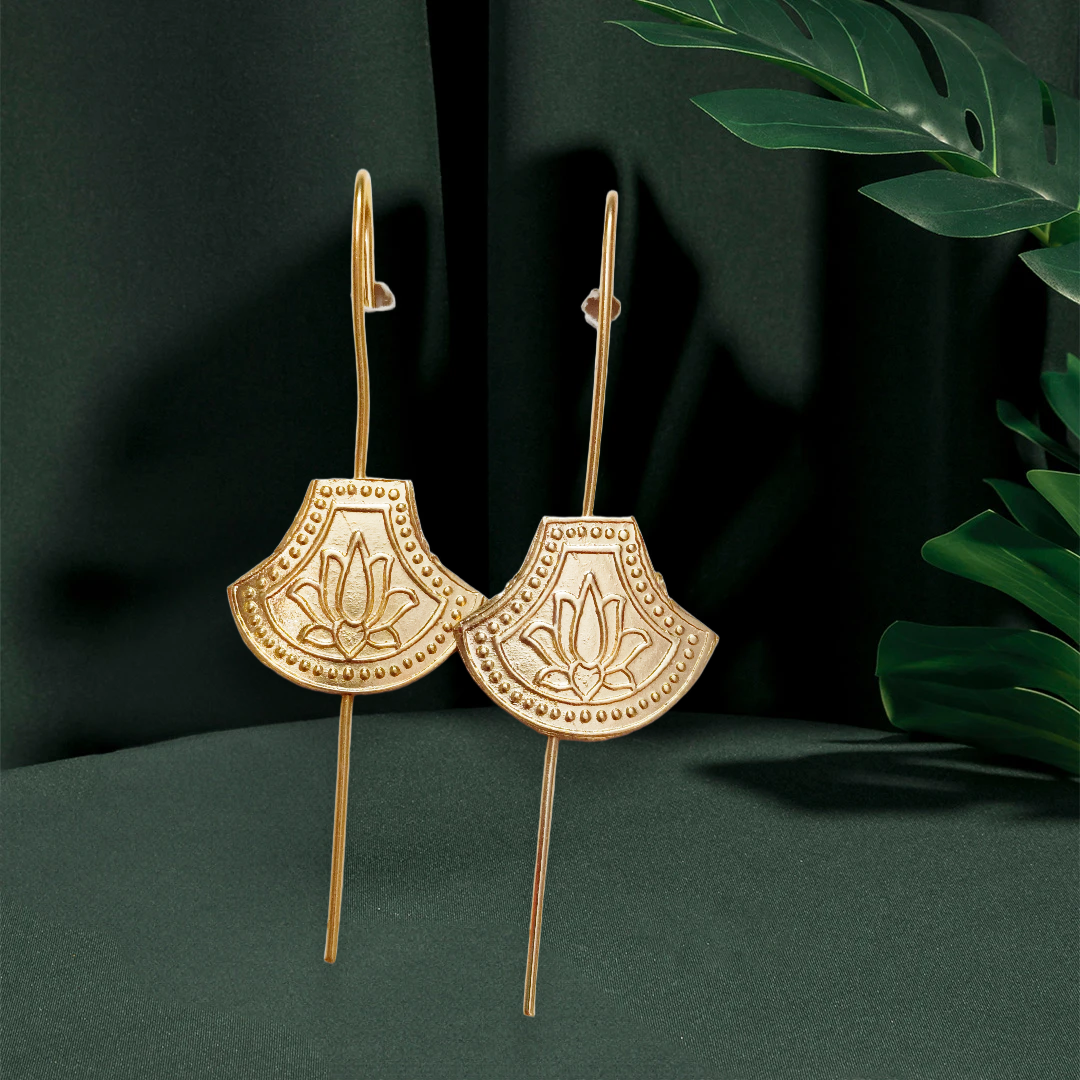 Elegant Lotus Motif Gold Earrings,golden polish pin bugardi