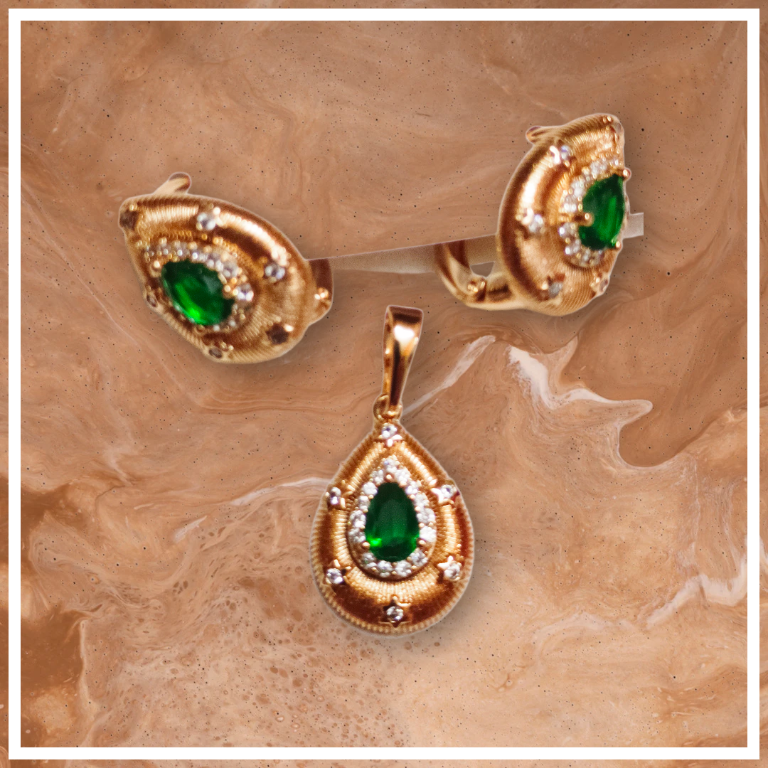 pendent earings set, green crystal ad studed demifing jewellery
