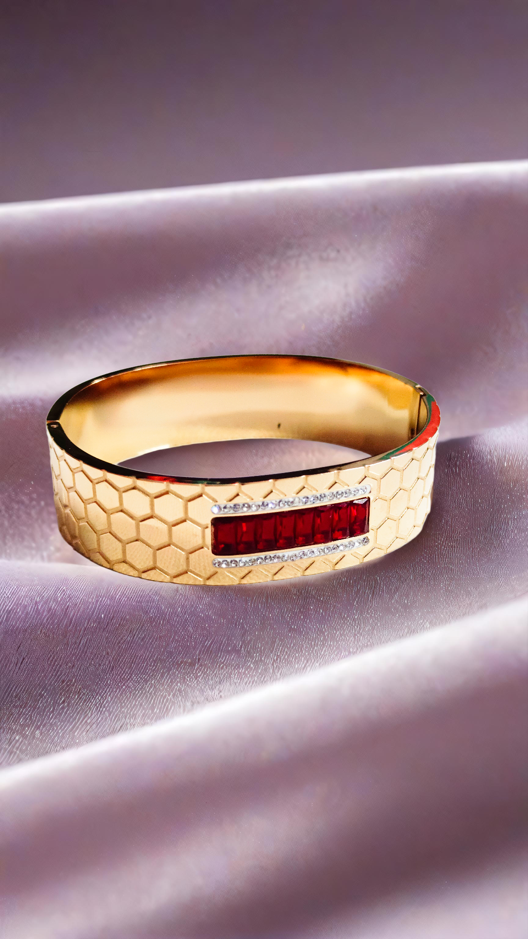 solid trendy look side open bracelet