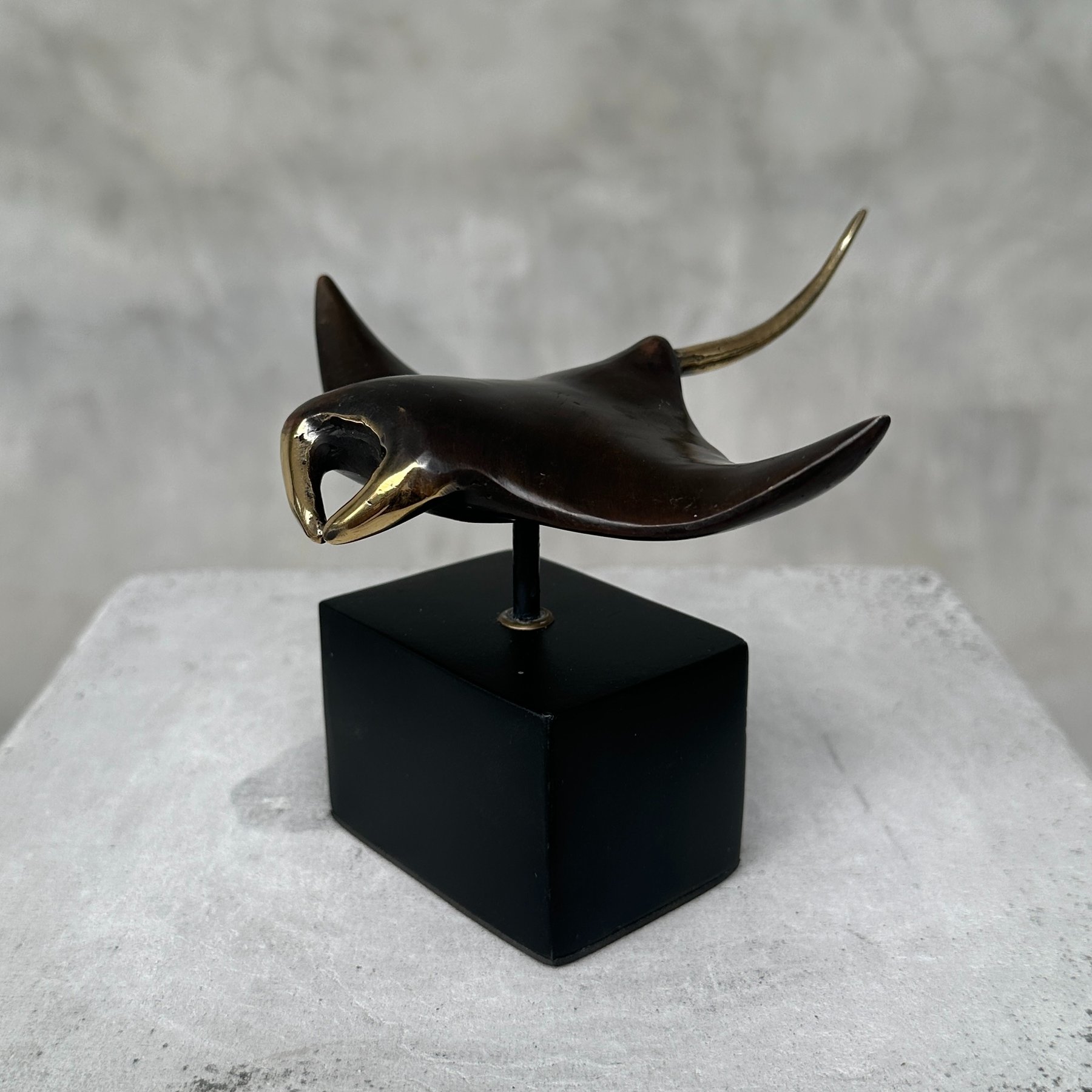 Bronze Manta Ray Sculpture on a Stand with Golden Accents - 11 cm 