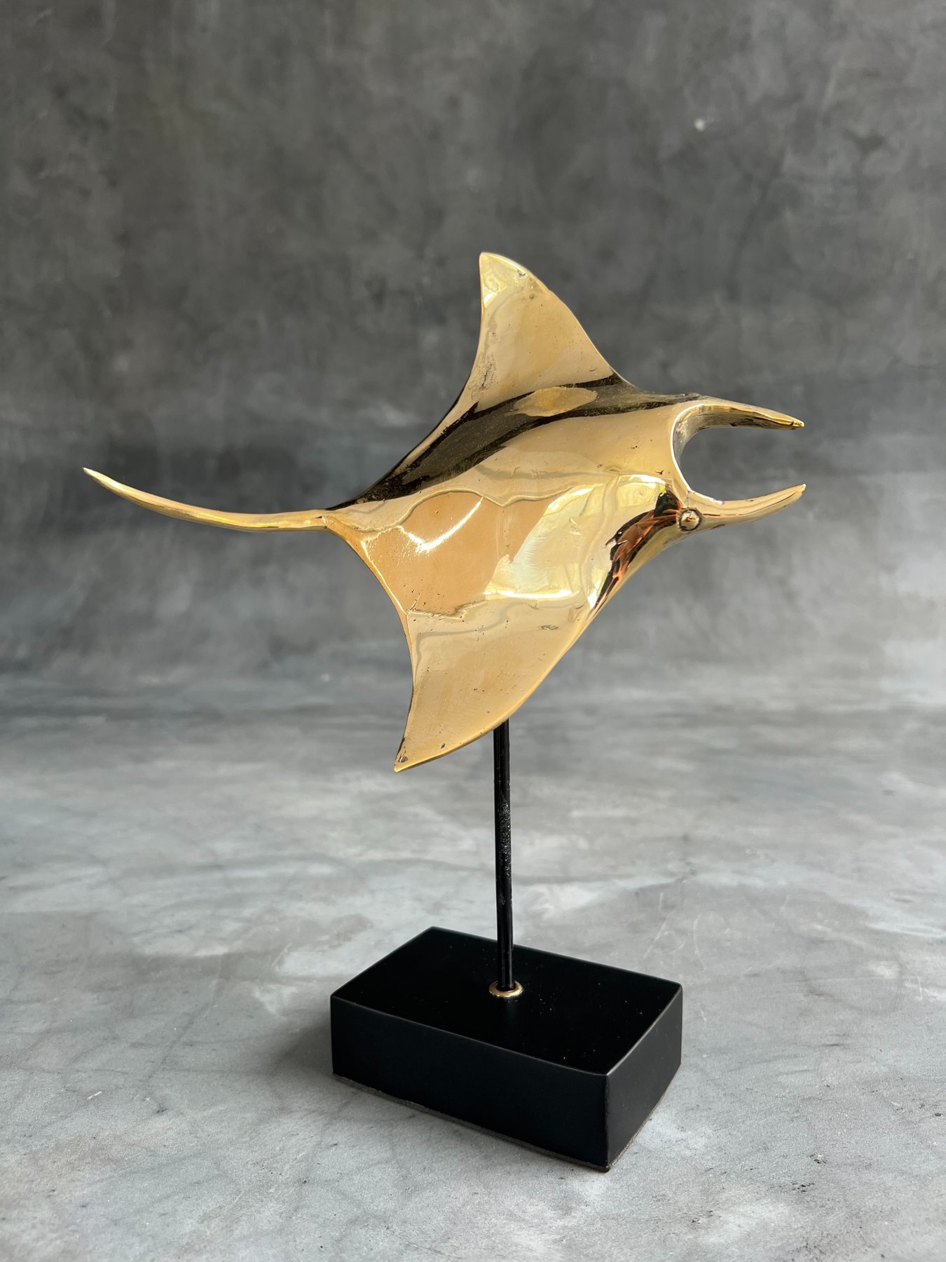 Bronze Manta Ray Sculpture - 28 cm