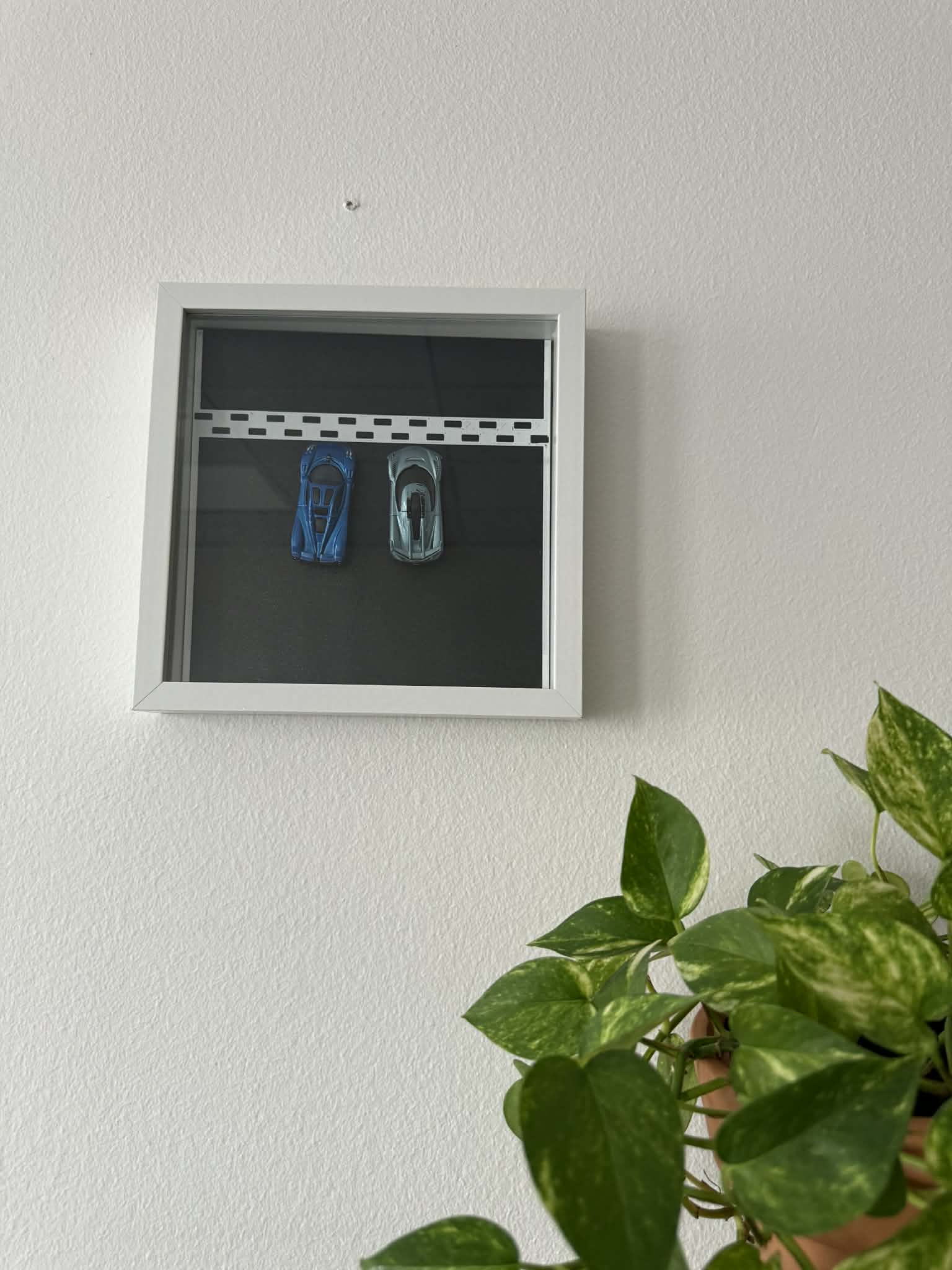 Dual Display Hot Wheels Frame – Premium 3D Printed Racetrack Edition