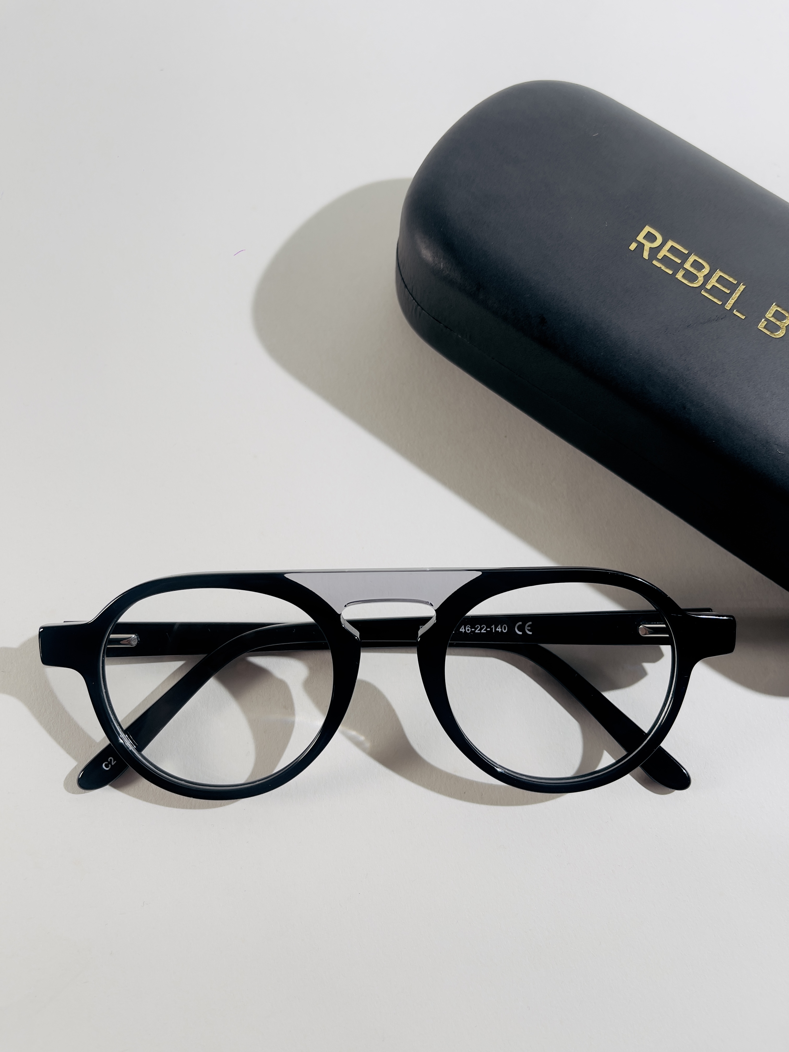 Russell - black