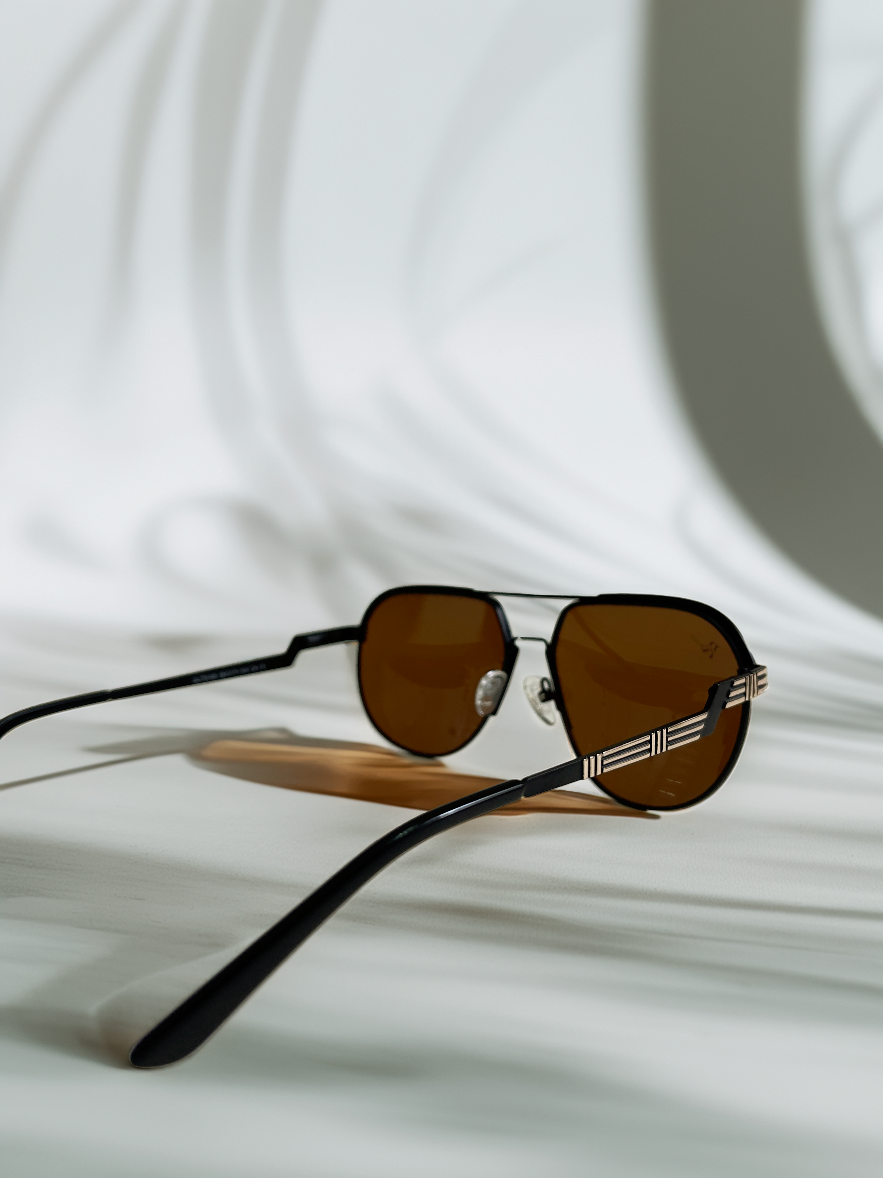 Monarch - brown 