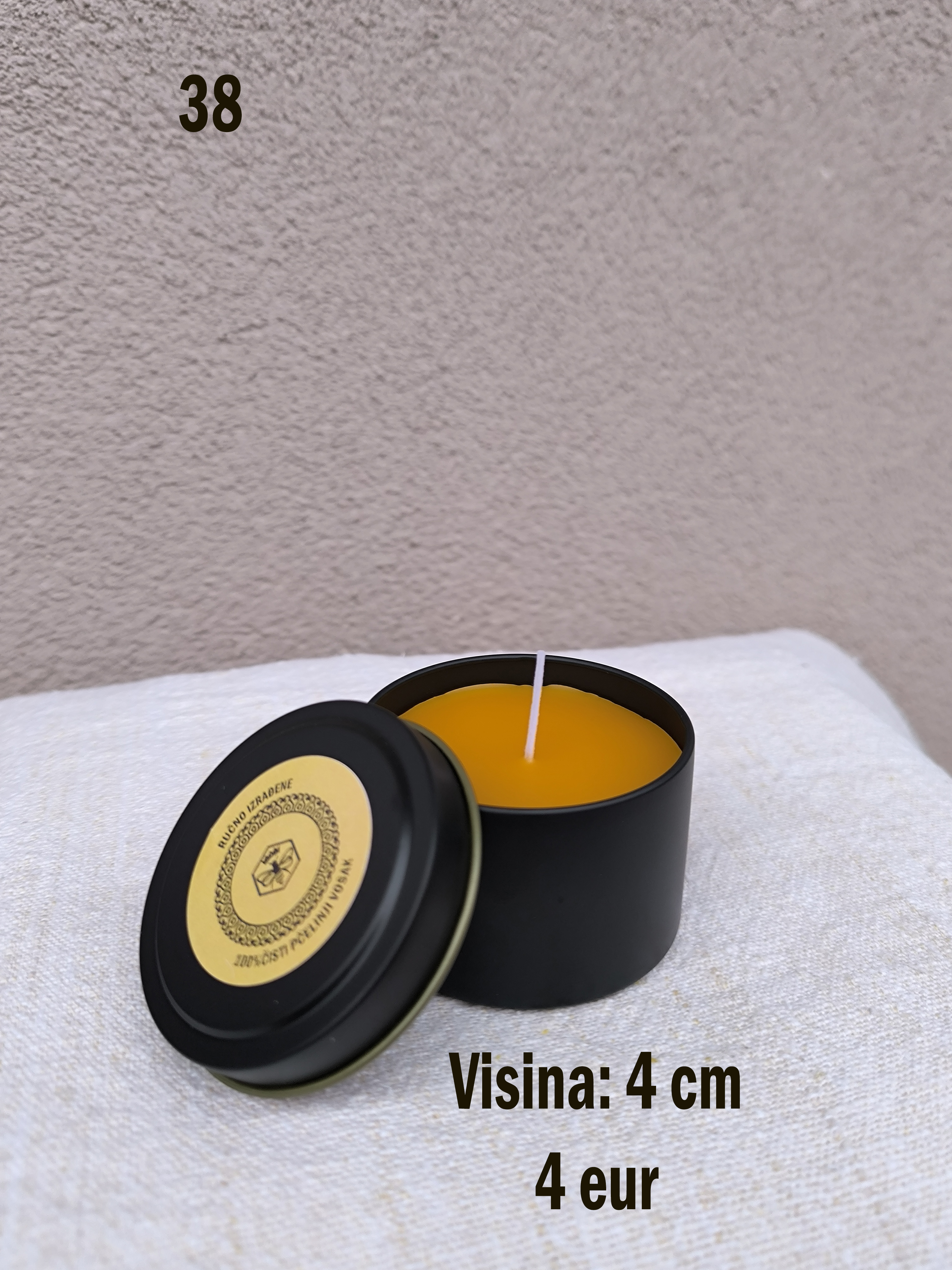 svijeća od voska u metalnom kalupu sa poklopcem br 38.
