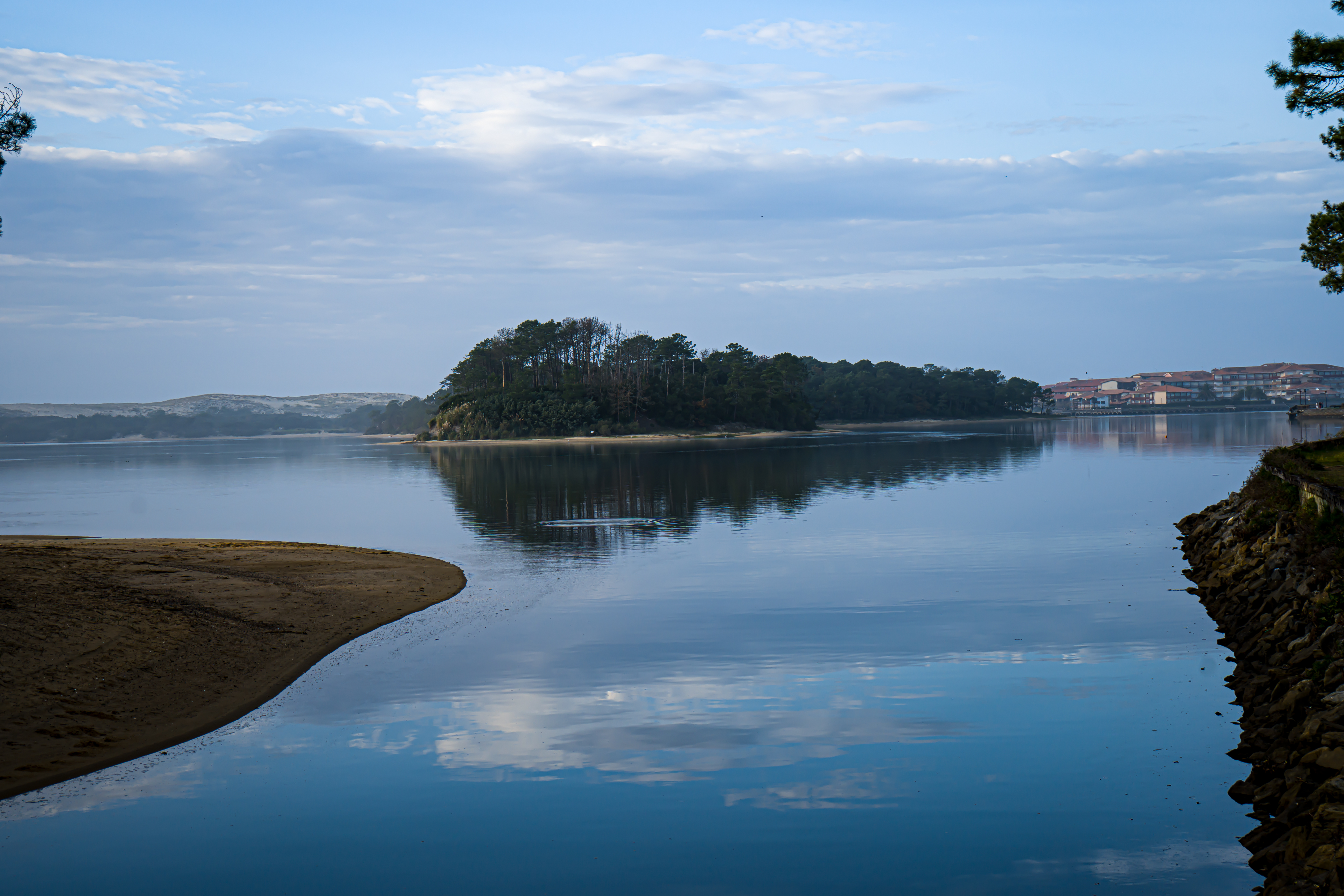 Le panorama du lac de Port d'Albret