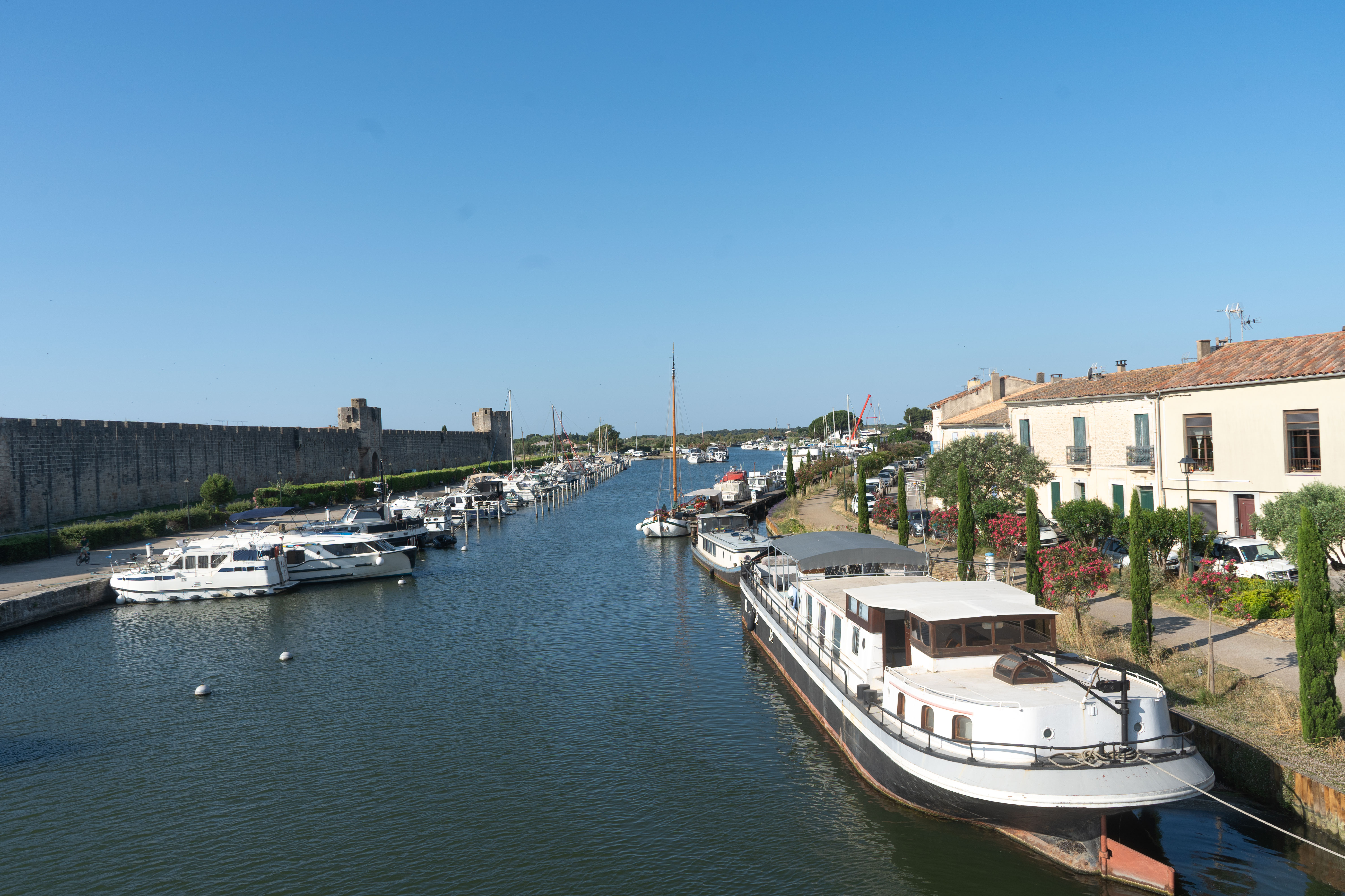 Photo de l'entrée du port d'Aigues Mortes
