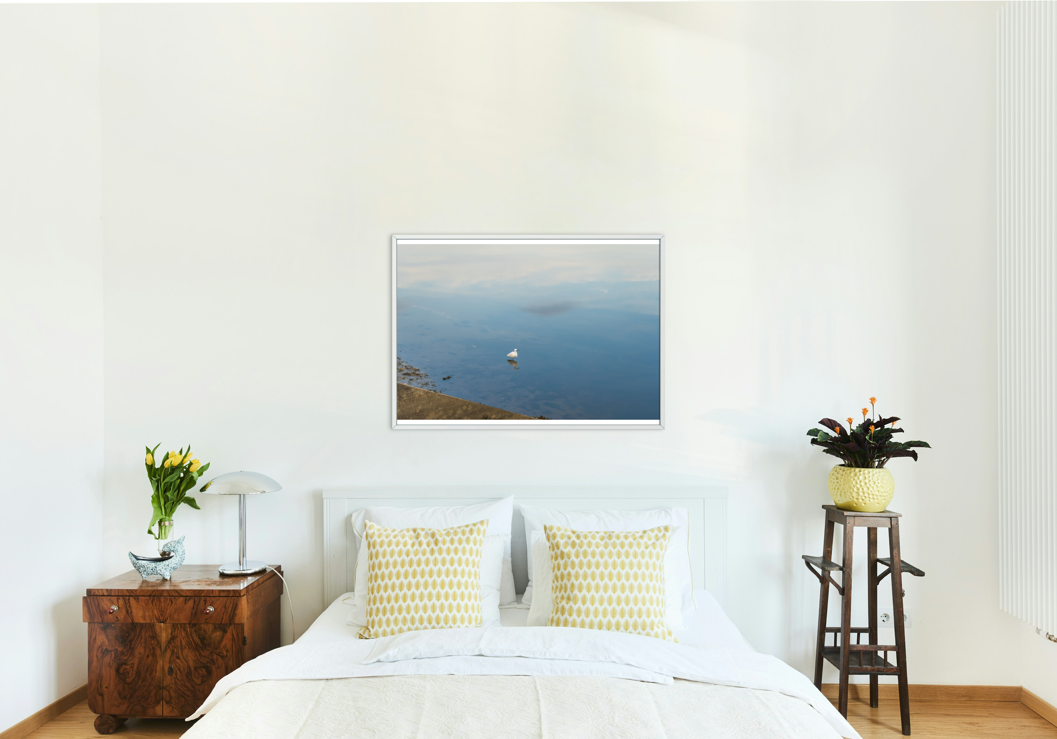Photo d’art – Aigrette élégante sur le lac de Vieux-Boucau, ambiance minimaliste