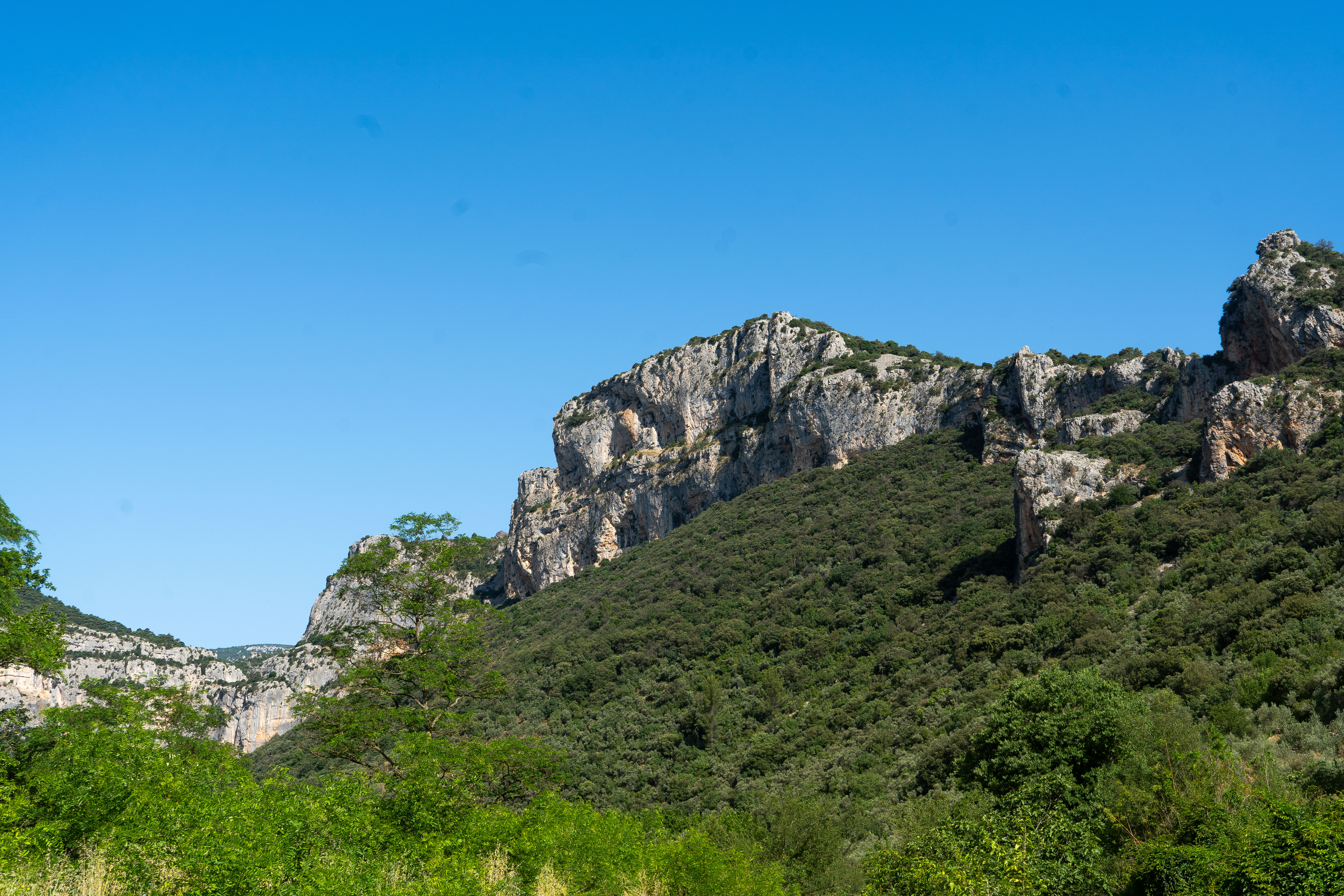 Photo montagnes prise à Saint-Guilhem-le Désert