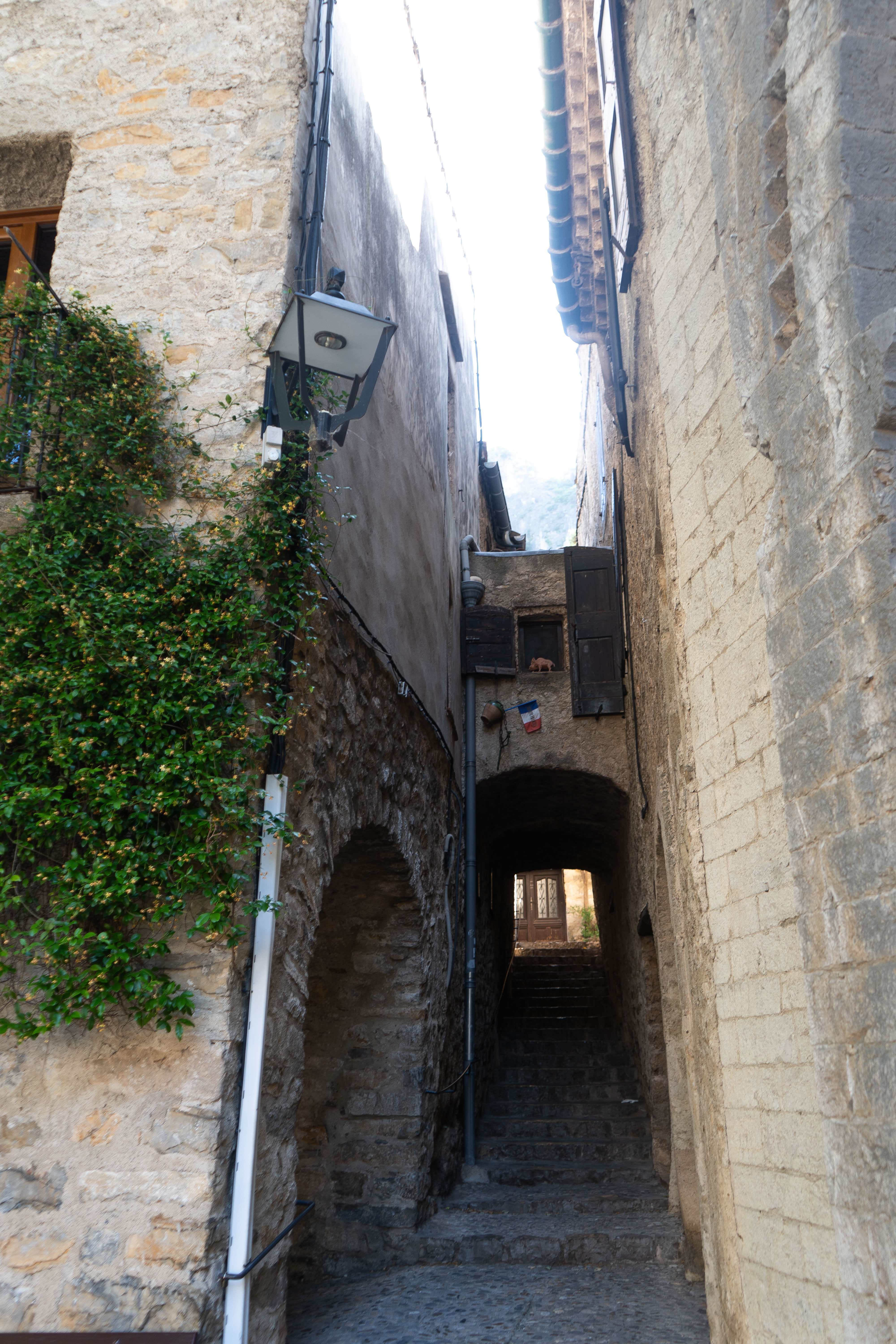 Photo d'un escalier pris à Saint-Guilhem-le Désert