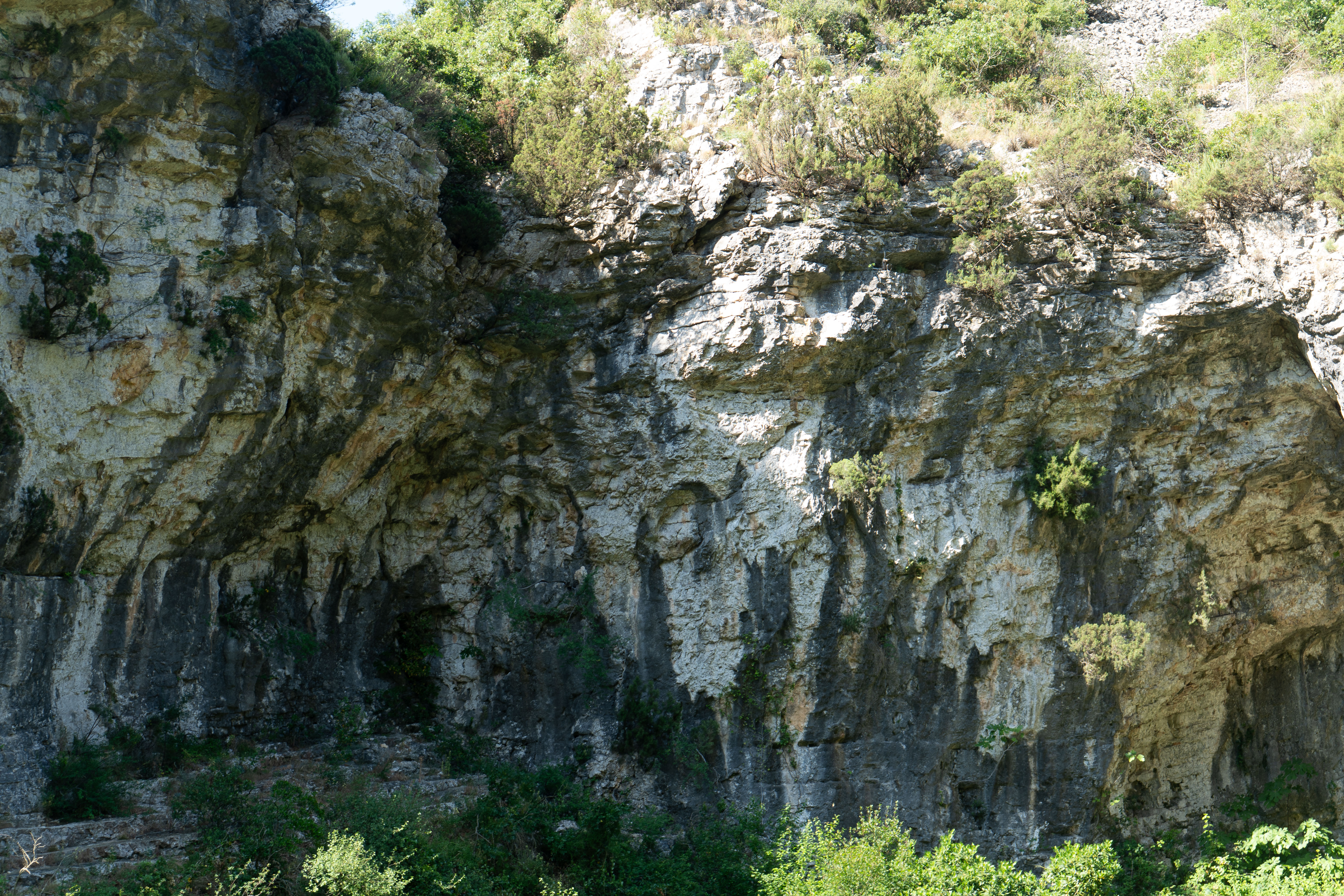 Photo montagnes en macro prise à Saint-Guilhem-le Désert
