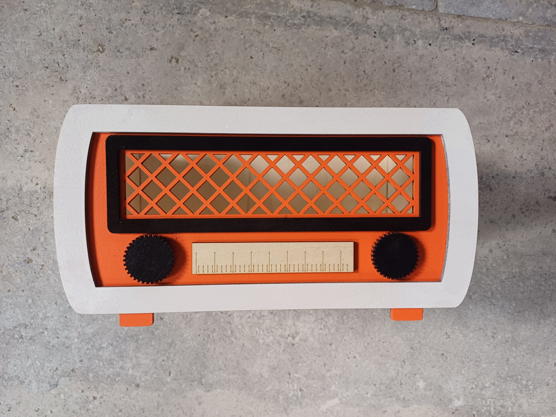 Fichier de découpe d'une boite à mouchoirs imitant un poste de radio